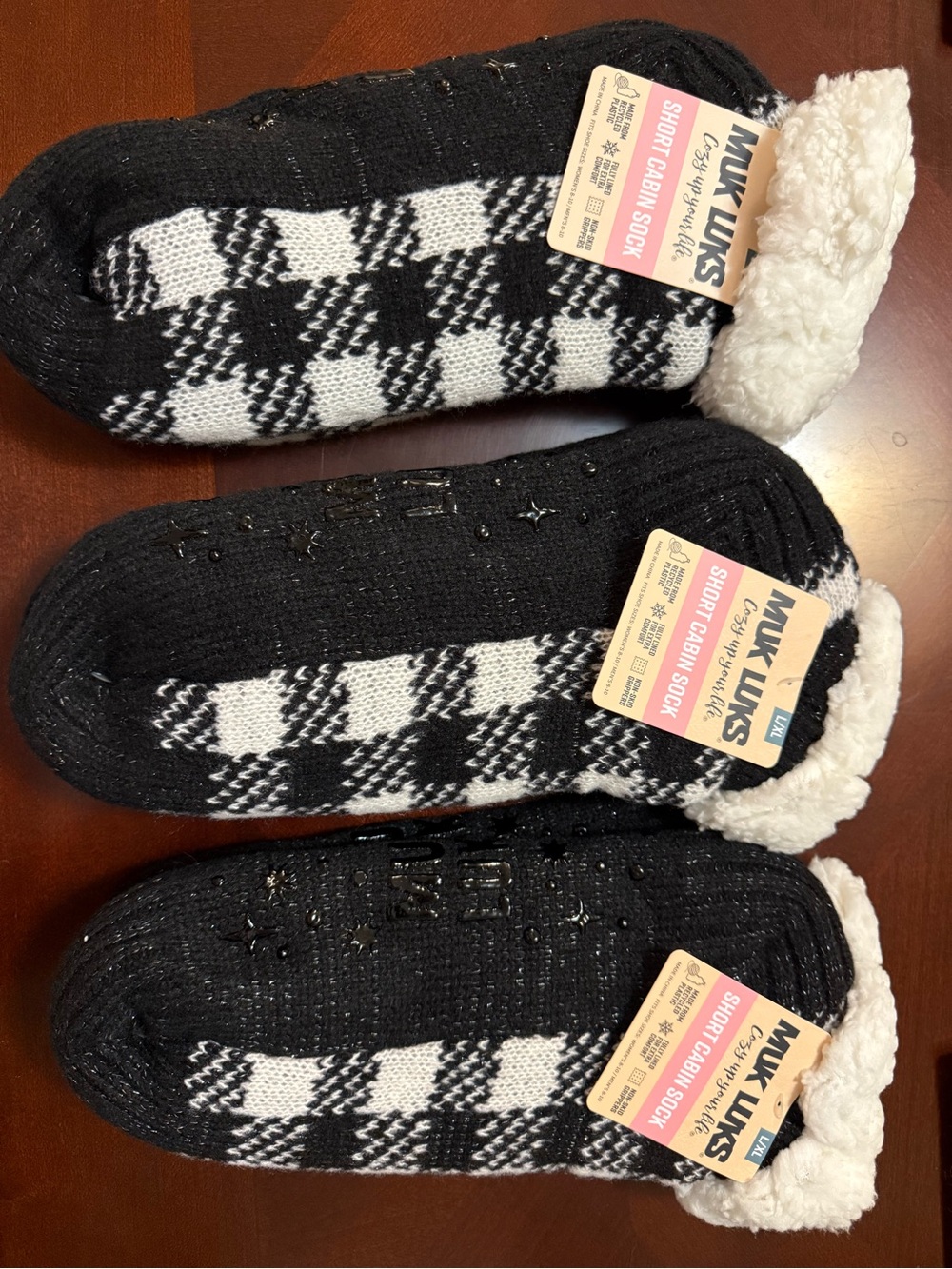 Muk Luks Black & White Sherpa-Lined Short Cabin Socks